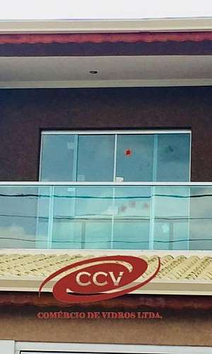 Guarda corpo com vidro verde Guarda corpo com vidro verde